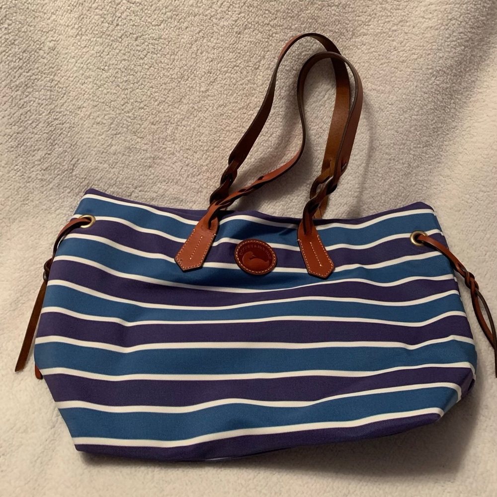 Dooney & Bourke Tote